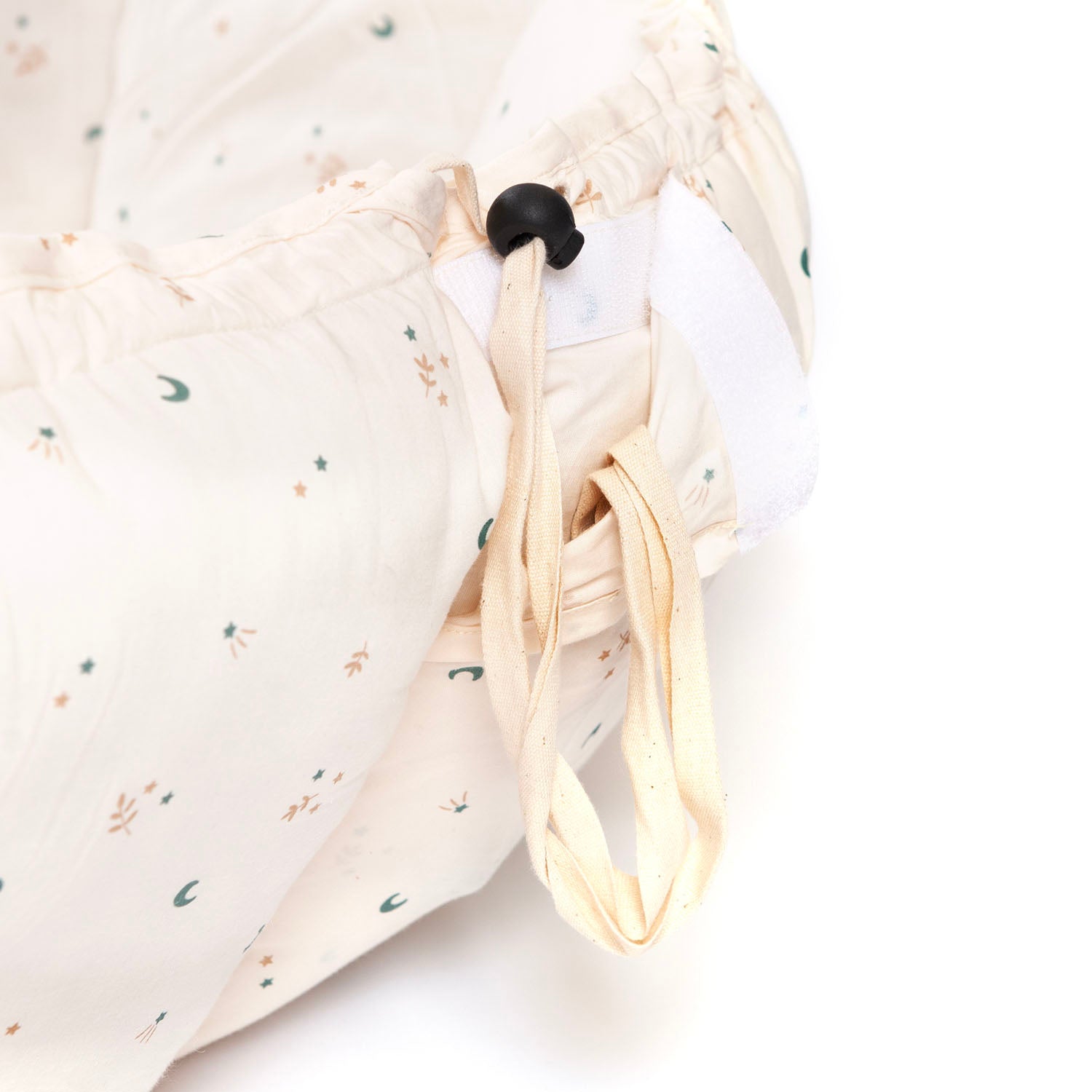 detail picture of Bloom moon organic babymat, closure system