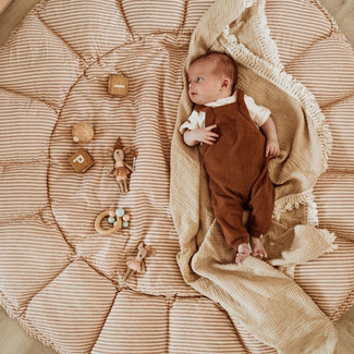 organic babyspeelkleed & cocon - stripes brown