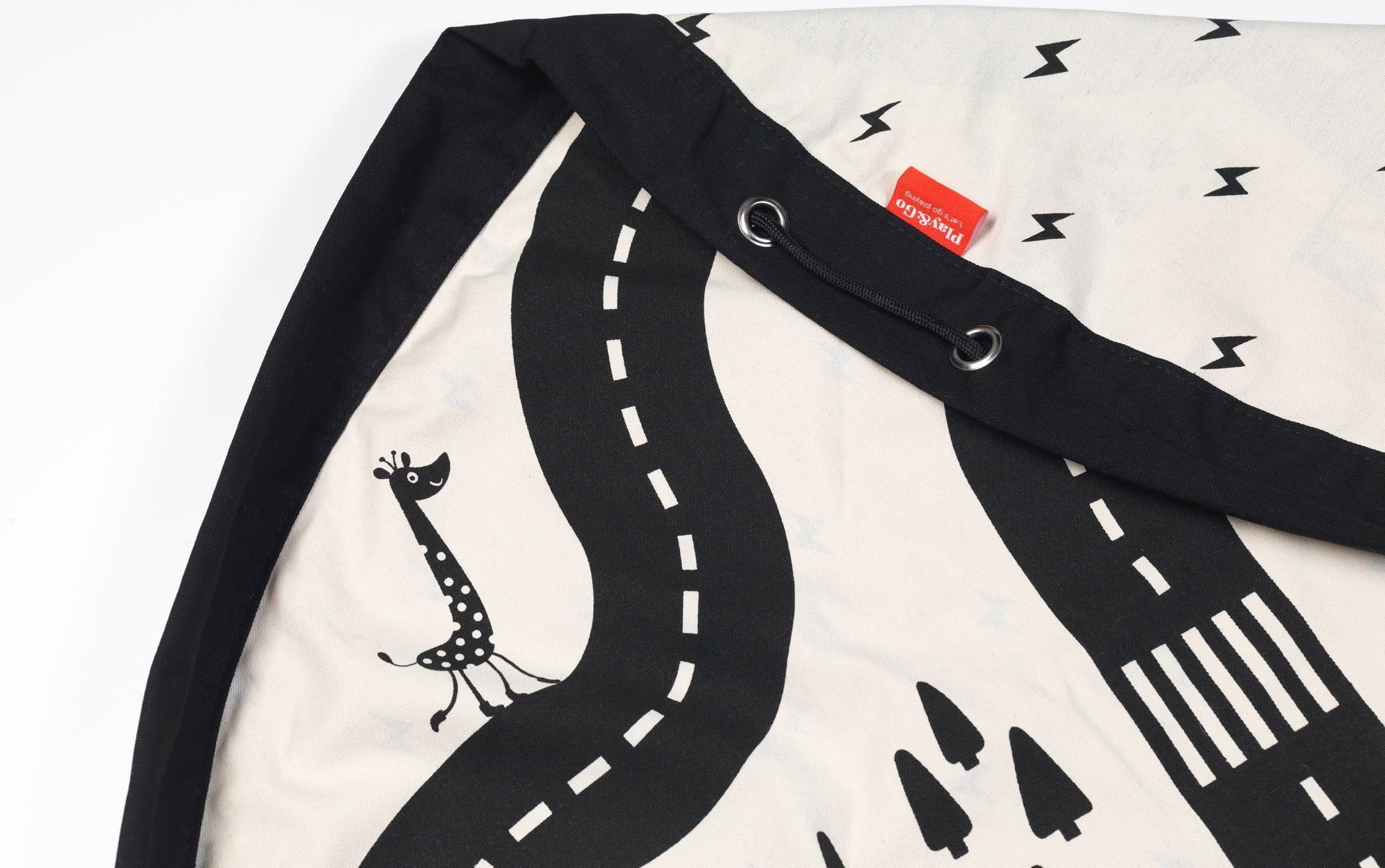 detail picture Play&Go roadmap/thunderbold toy storage bag and play mat, little dark designs of giraff, trees, streets and thunderbold