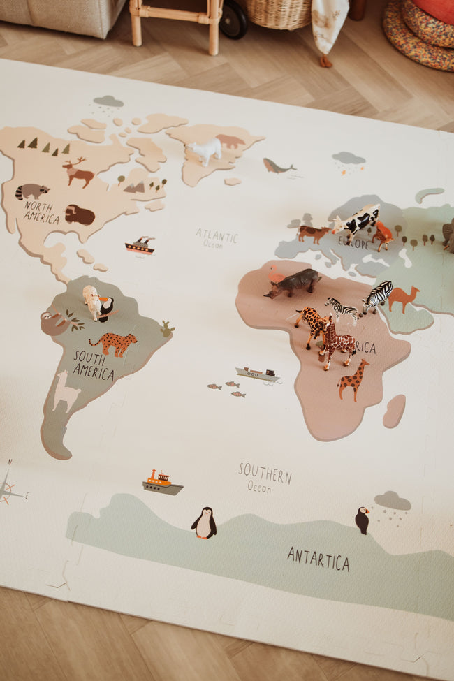EEVAA worldmap puzzlemat, front view, animal toys